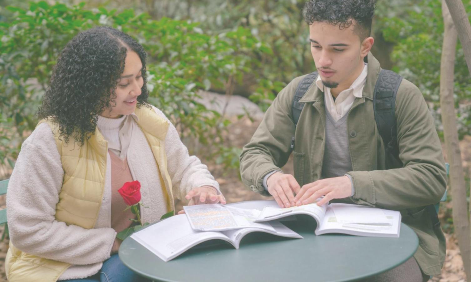 Sessione pratica di comunicazione efficace tra membri della famiglia